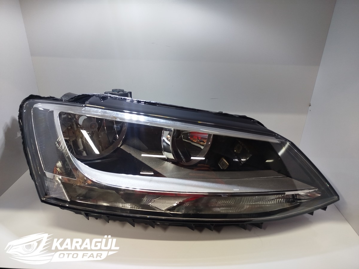 Volkswagen Jetta 2010-2015 Ön Far Sağ (Yenilenmiş )